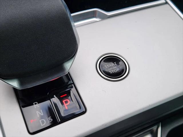 2026 Land Rover Range Rover P400 SE 7 Seat