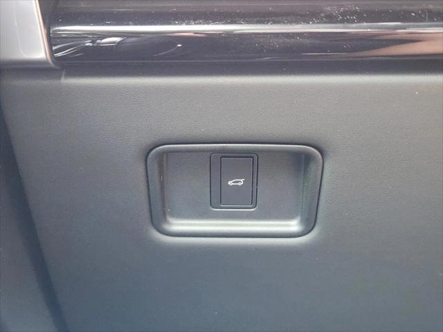 2026 Land Rover Range Rover P400 SE 7 Seat