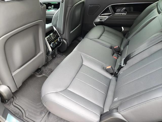 2026 Land Rover Range Rover P400 SE 7 Seat
