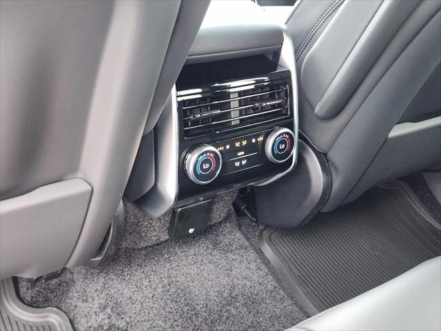 2026 Land Rover Range Rover P400 SE 7 Seat