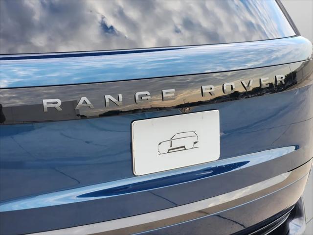2026 Land Rover Range Rover P400 SE 7 Seat
