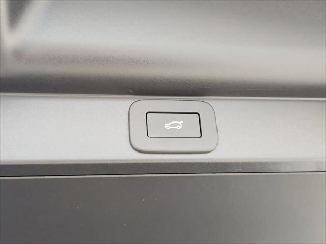 2026 Land Rover Range Rover P400 SE 7 Seat