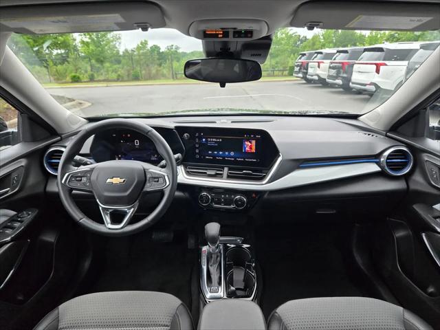 2025 Chevrolet Trax FWD LT
