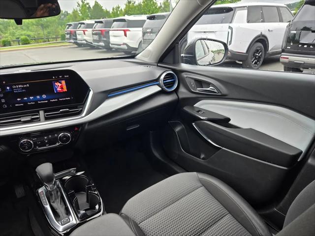 2025 Chevrolet Trax FWD LT