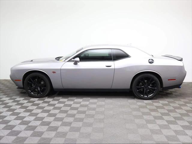2016 Dodge Challenger SXT Plus