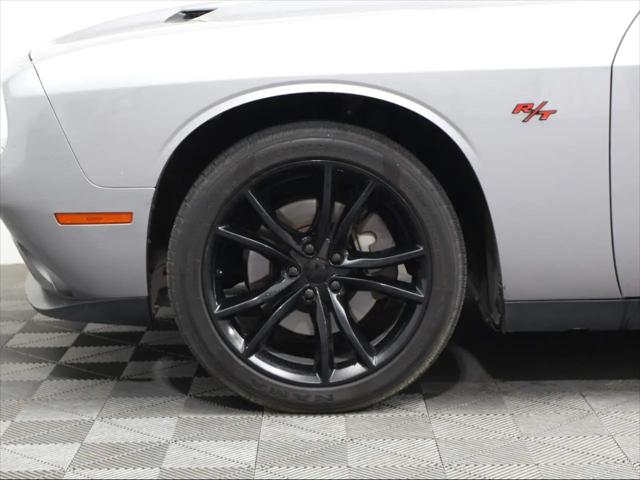 2016 Dodge Challenger SXT Plus