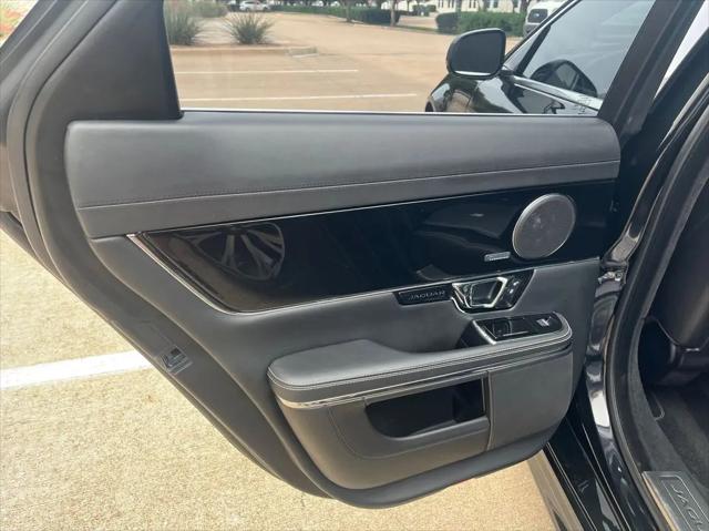 2015 Jaguar XJ Standard