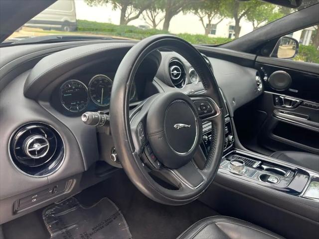 2015 Jaguar XJ Standard