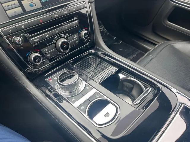 2015 Jaguar XJ Standard