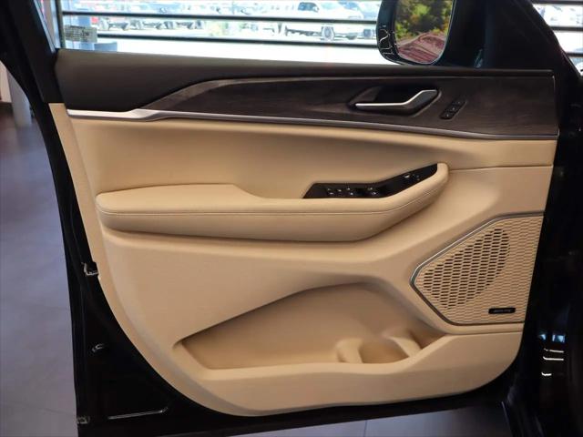2025 Jeep Grand Cherokee L Limited 4x4