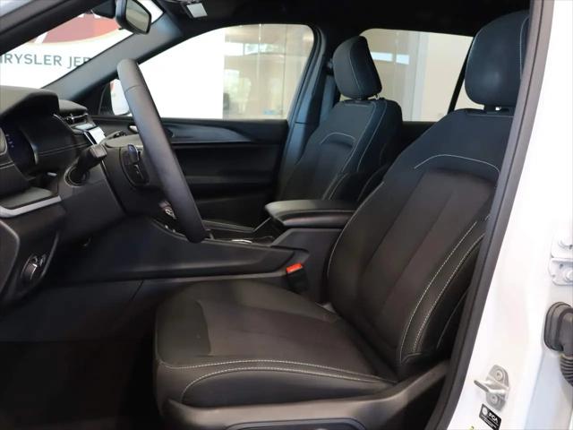 2024 Jeep Grand Cherokee Laredo 4x4