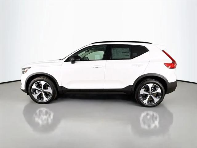 2026 Volvo XC40 Plus, B5 AWD Gas (mild hybrid), Dark