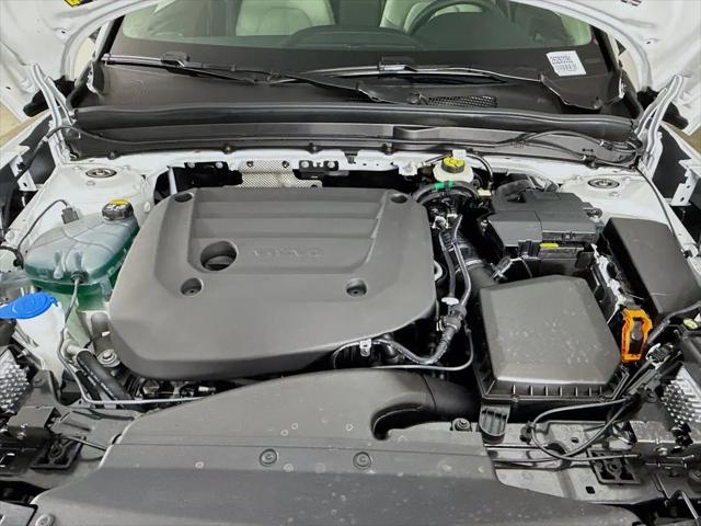 2026 Volvo XC40 Plus, B5 AWD Gas (mild hybrid), Dark