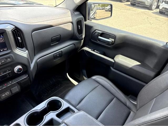 2023 GMC Sierra 1500 4WD Crew Cab Short Box Pro