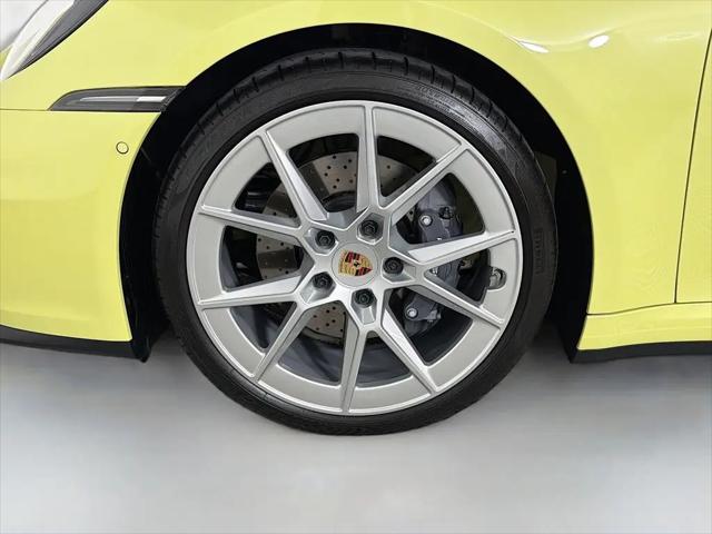 2025 Porsche 911 Carrera Cabriolet