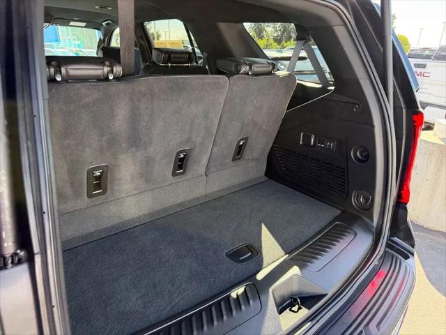 2024 GMC Yukon 4WD SLT
