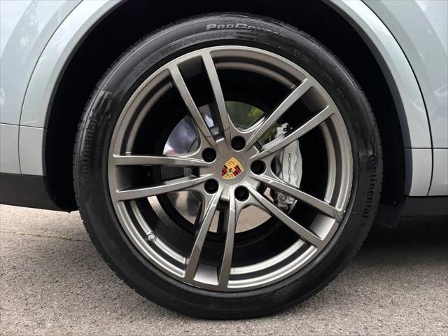 2023 Porsche Cayenne Turbo