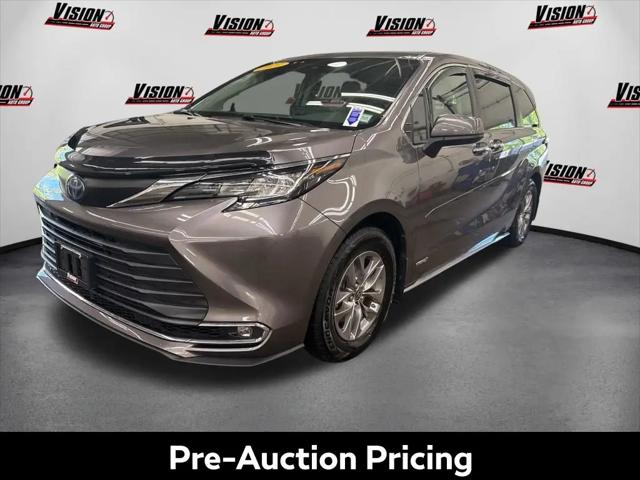 2021 Toyota Sienna XLE for sale in Rochester, NY