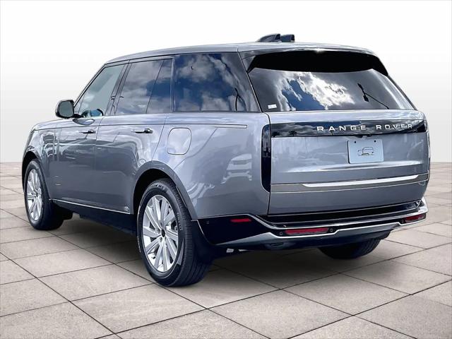 2026 Land Rover Range Rover P550e SE