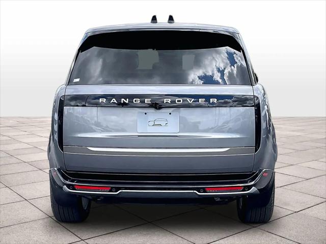 2026 Land Rover Range Rover P550e SE