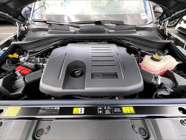 2026 Land Rover Range Rover P550e SE