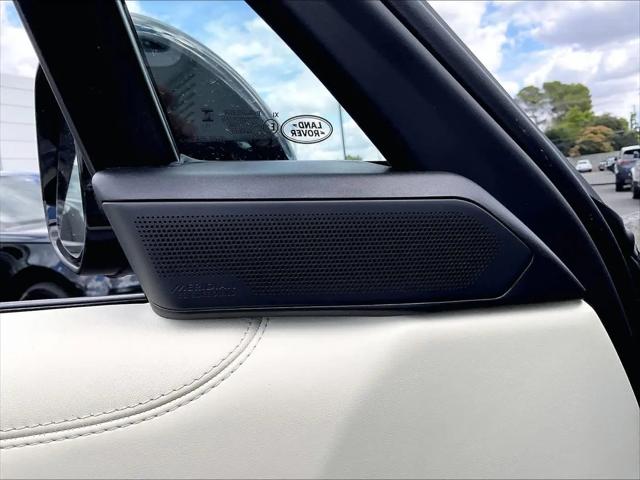 2026 Land Rover Range Rover P550e SE
