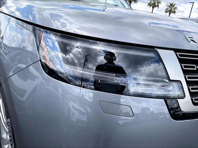 2026 Land Rover Range Rover P550e SE