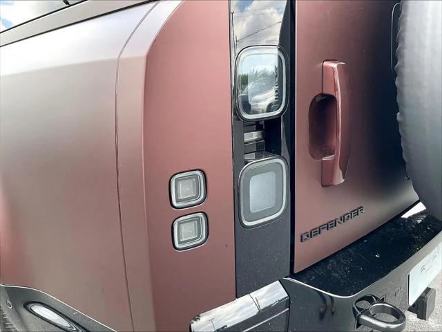 2026 Land Rover Defender P400 X-Dynamic SE