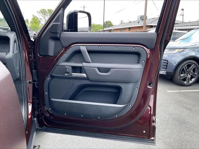 2026 Land Rover Defender P400 X-Dynamic SE