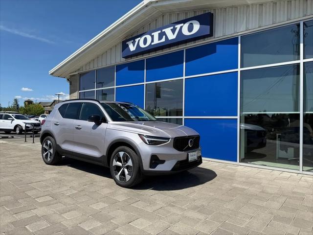 2026 Volvo XC40 Plus, B5 AWD Gas (mild hybrid), Dark for sale in Bend, OR