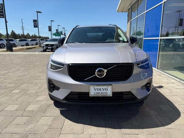 2026 Volvo XC40 Plus, B5 AWD Gas (mild hybrid), Dark