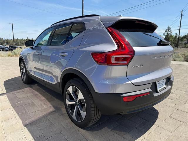 2026 Volvo XC40 Plus, B5 AWD Gas (mild hybrid), Dark
