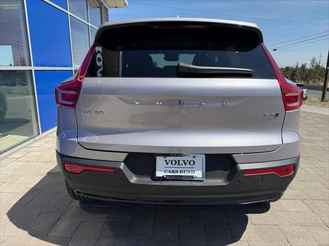 2026 Volvo XC40 Plus, B5 AWD Gas (mild hybrid), Dark