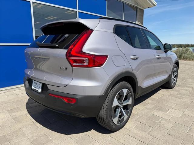 2026 Volvo XC40 Plus, B5 AWD Gas (mild hybrid), Dark