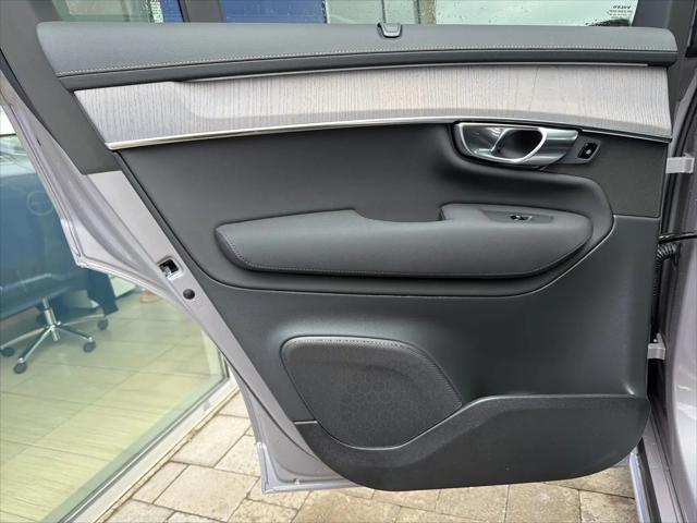 2026 Volvo XC90 Plug-In Hybrid Ultra, T8 AWD, Electric/Gasoline, Bright, 7 Seats