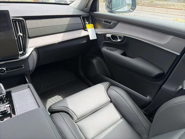 2026 Volvo XC90 Plug-In Hybrid Ultra Dark Theme, T8 AWD, Electric/Gasoline, 6 Seats