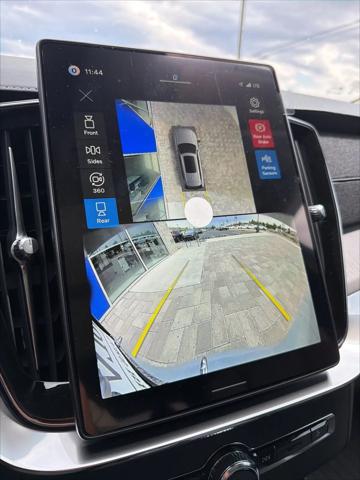 2026 Volvo XC90 Plug-In Hybrid Ultra Dark Theme, T8 AWD, Electric/Gasoline, 6 Seats
