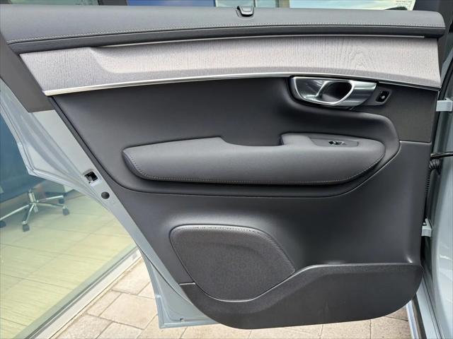 2026 Volvo XC90 Plug-In Hybrid Ultra Dark Theme, T8 AWD, Electric/Gasoline, 6 Seats