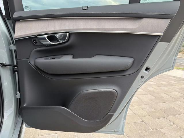 2026 Volvo XC90 Plug-In Hybrid Ultra Dark Theme, T8 AWD, Electric/Gasoline, 6 Seats