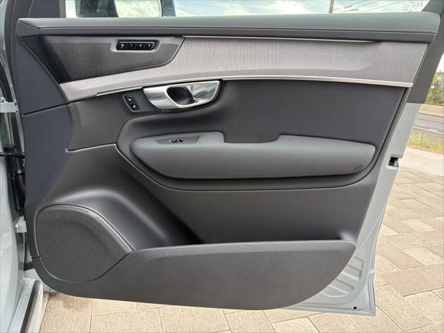 2026 Volvo XC90 Plug-In Hybrid Ultra Dark Theme, T8 AWD, Electric/Gasoline, 6 Seats