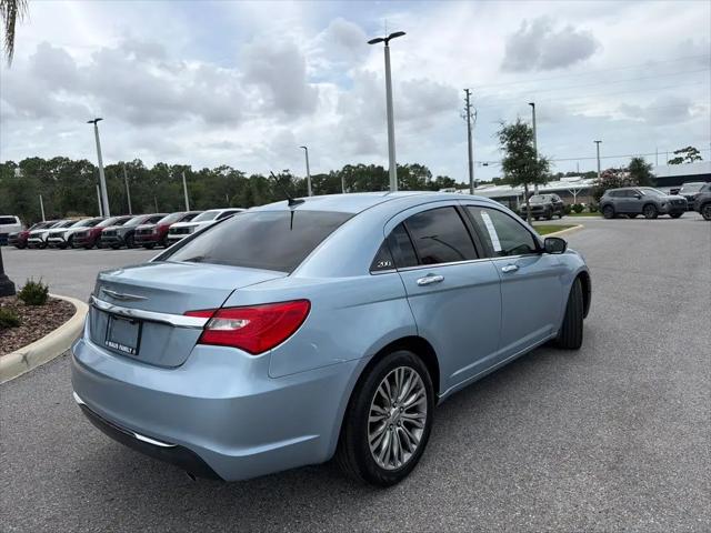 2013 Chrysler 200 Limited