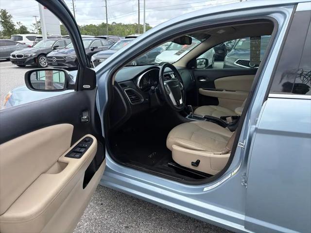 2013 Chrysler 200 Limited