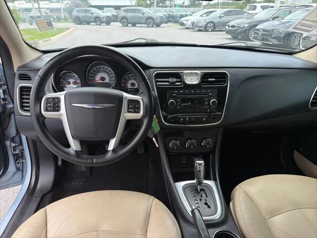 2013 Chrysler 200 Limited