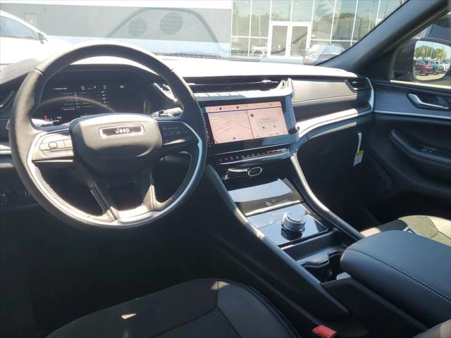 2026 Jeep Grand Cherokee L Altitude 4x2