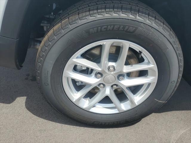 2026 Jeep Grand Cherokee L Laredo 4x2