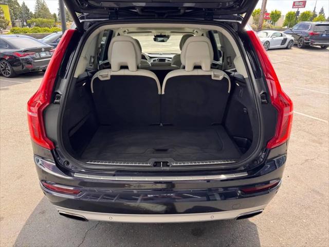 2016 Volvo XC90 T6 Momentum