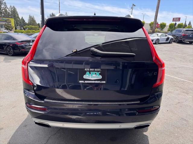 2016 Volvo XC90 T6 Momentum