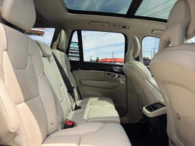 2016 Volvo XC90 T6 Momentum