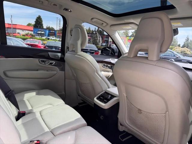 2016 Volvo XC90 T6 Momentum