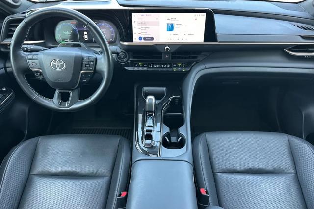 2025 Toyota Crown Platinum